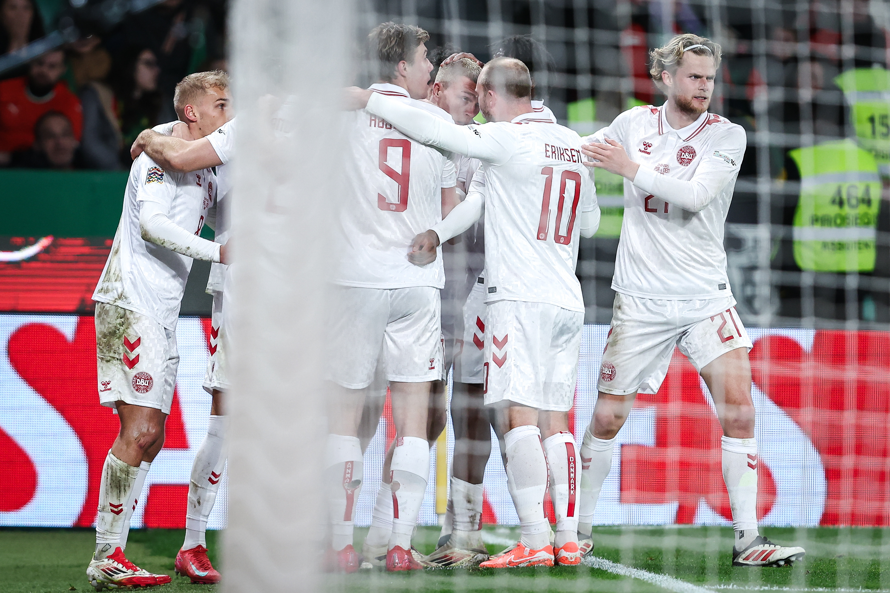 葡萄牙队在比赛中团结协作获得胜利,振奋人心的简单介绍 葡萄牙队在比赛中团结协作获得胜利,振奋人心的简单介绍