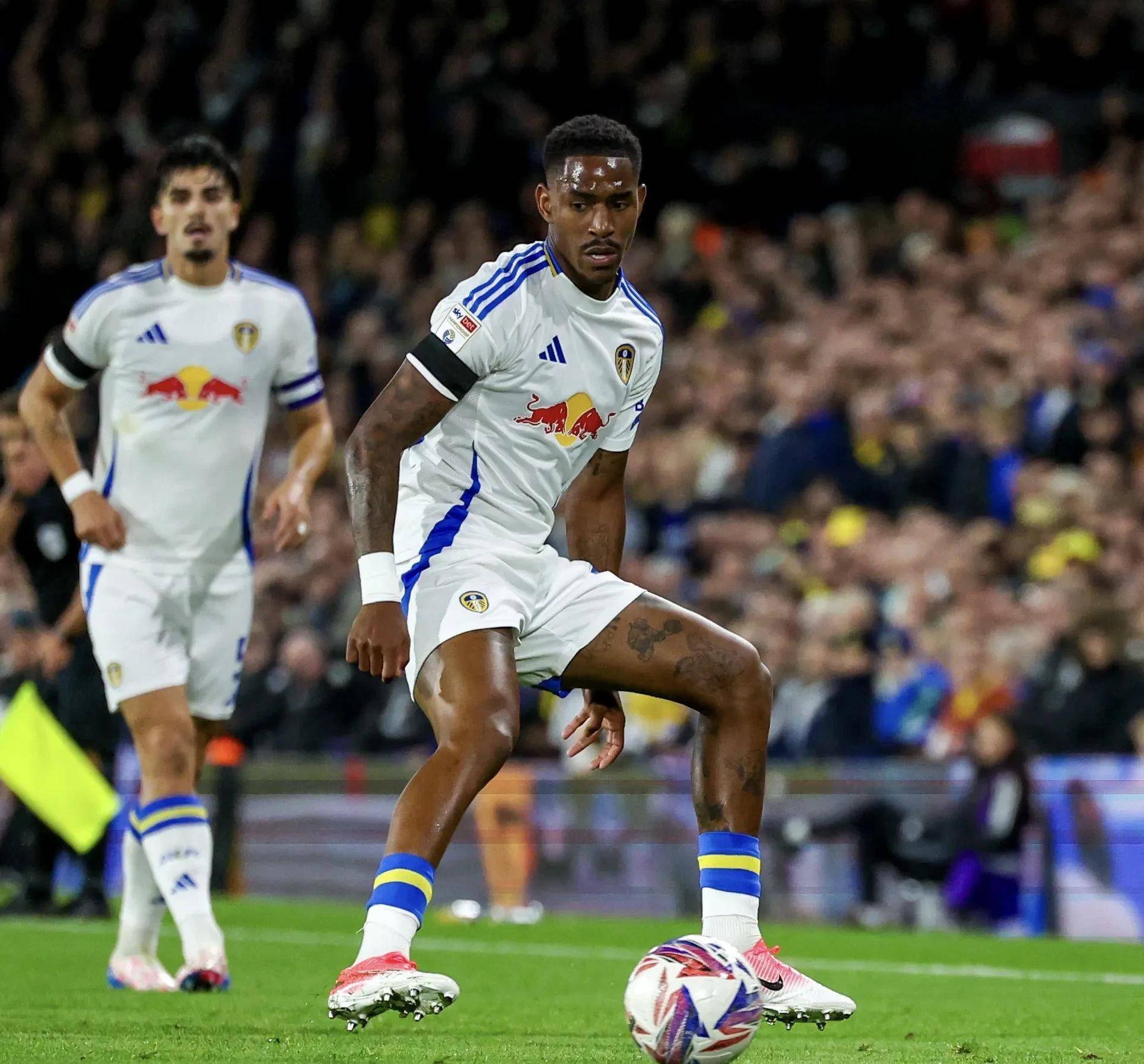 利兹联主场平局表现出色斥资阵容,气势如虹 利兹联主场平局表现出色斥资阵容,气势如虹