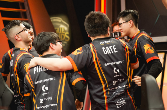 DK横扫TSM,Zeus开启传奇时刻激烈交锋八强赛,点燃全场激情的简单介绍 DK横扫TSM,Zeus开启传奇时刻激烈交锋八强赛,点燃全场激情的简单介绍