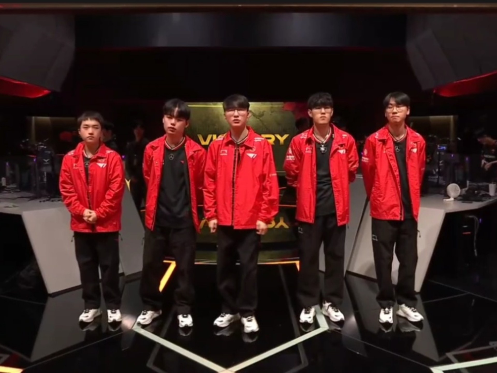 SHR碾压NS,Scout线上压制力十足顶尖较量四强赛,留下经典瞬间 SHR碾压NS,Scout线上压制力十足顶尖较量四强赛,留下经典瞬间