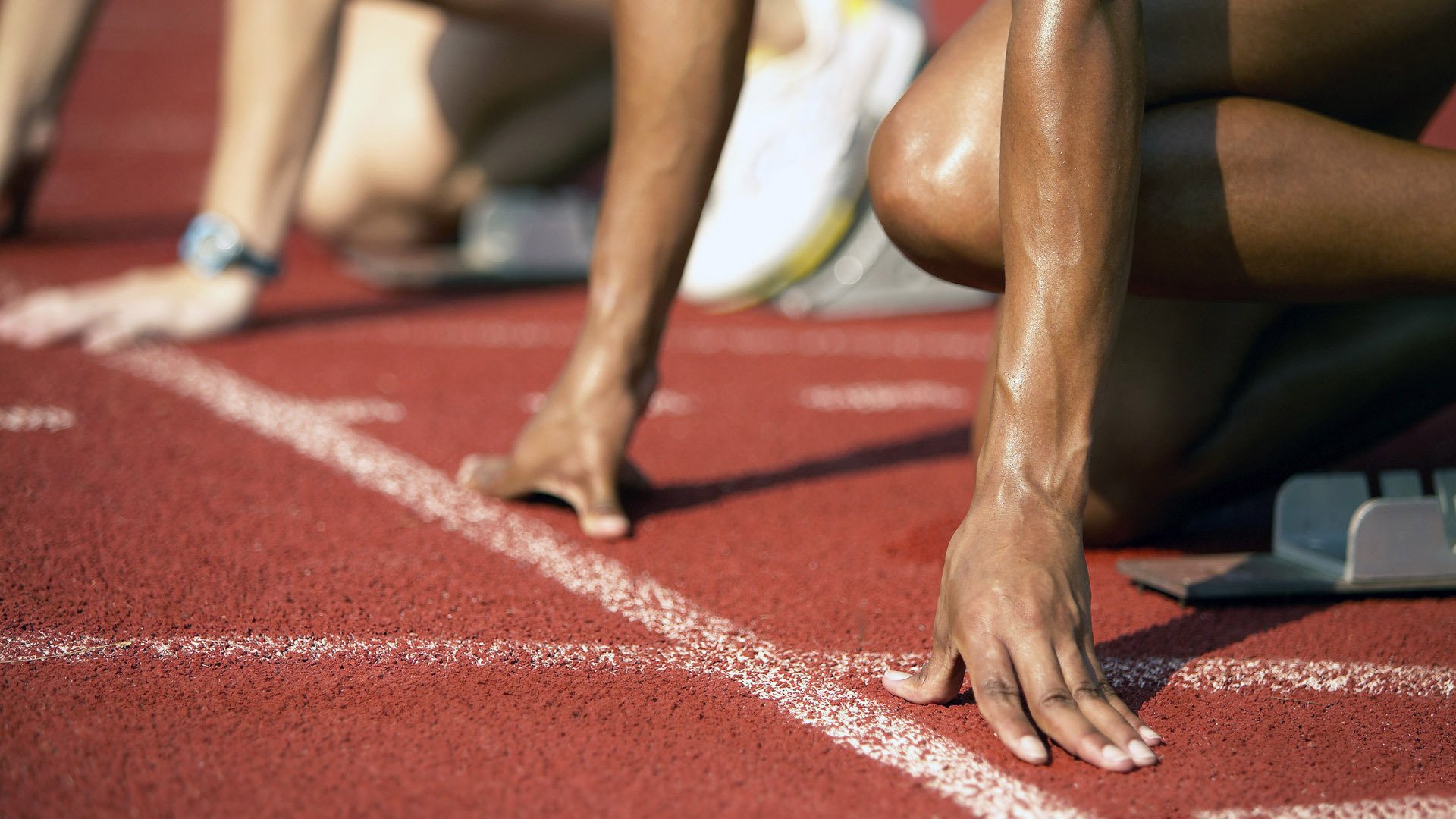 赛道绿茵双重奏，当F1冲刺赛遇见足球碰撞